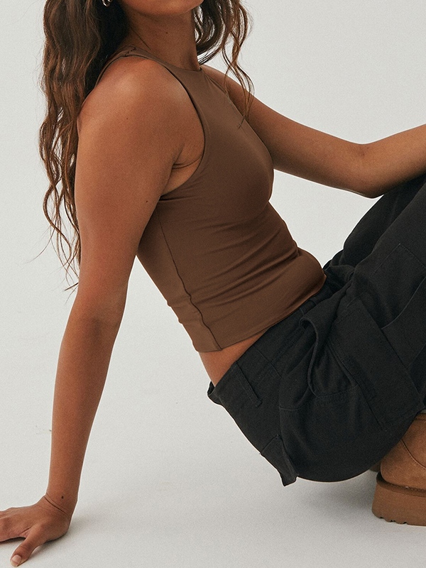 Solid Crew Neck Cropped Tank Top-3